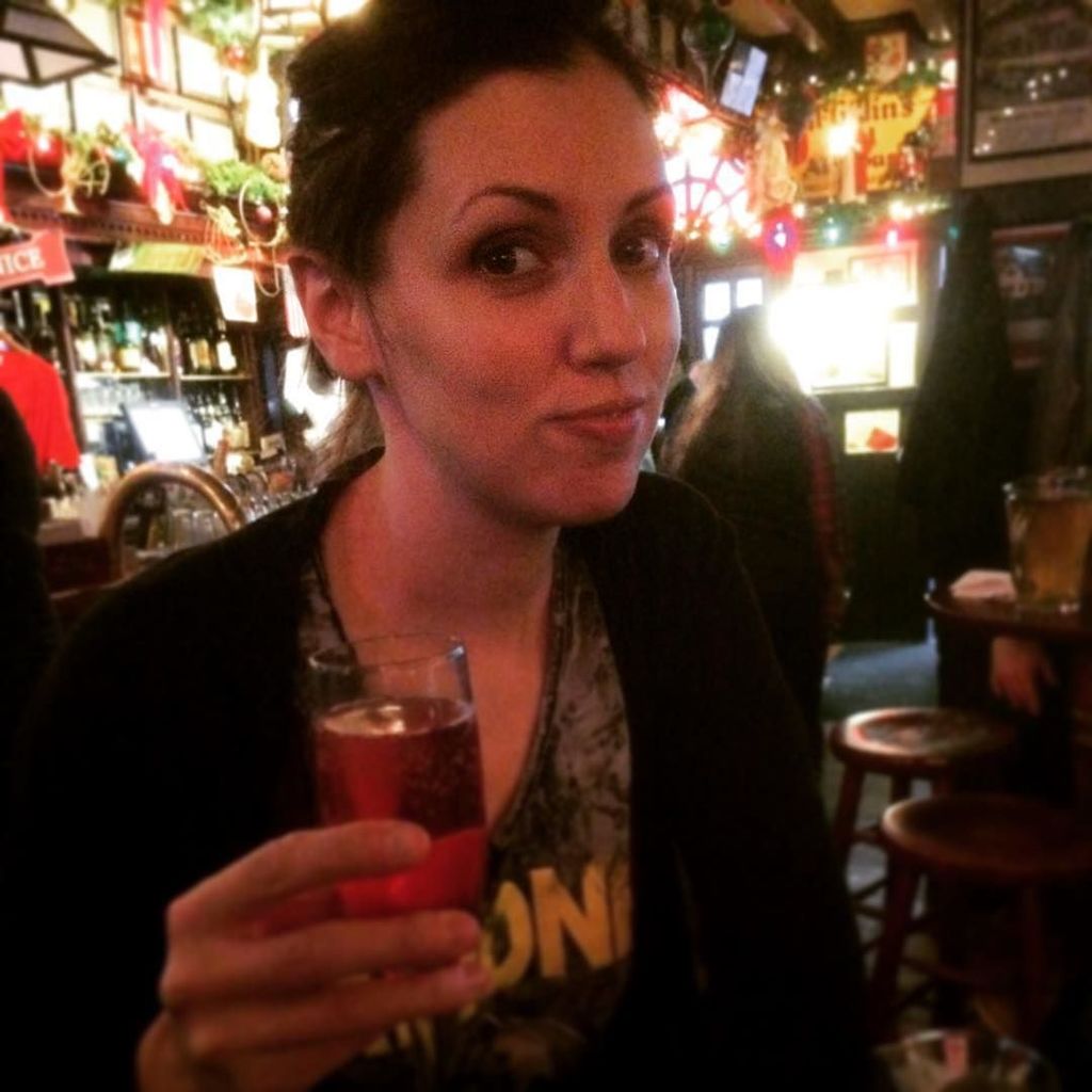 mcbreartysean's tweet photo. Some much needed libations after an afternoon of shopping with @alygiant https://t.co/or0NdjjK0f