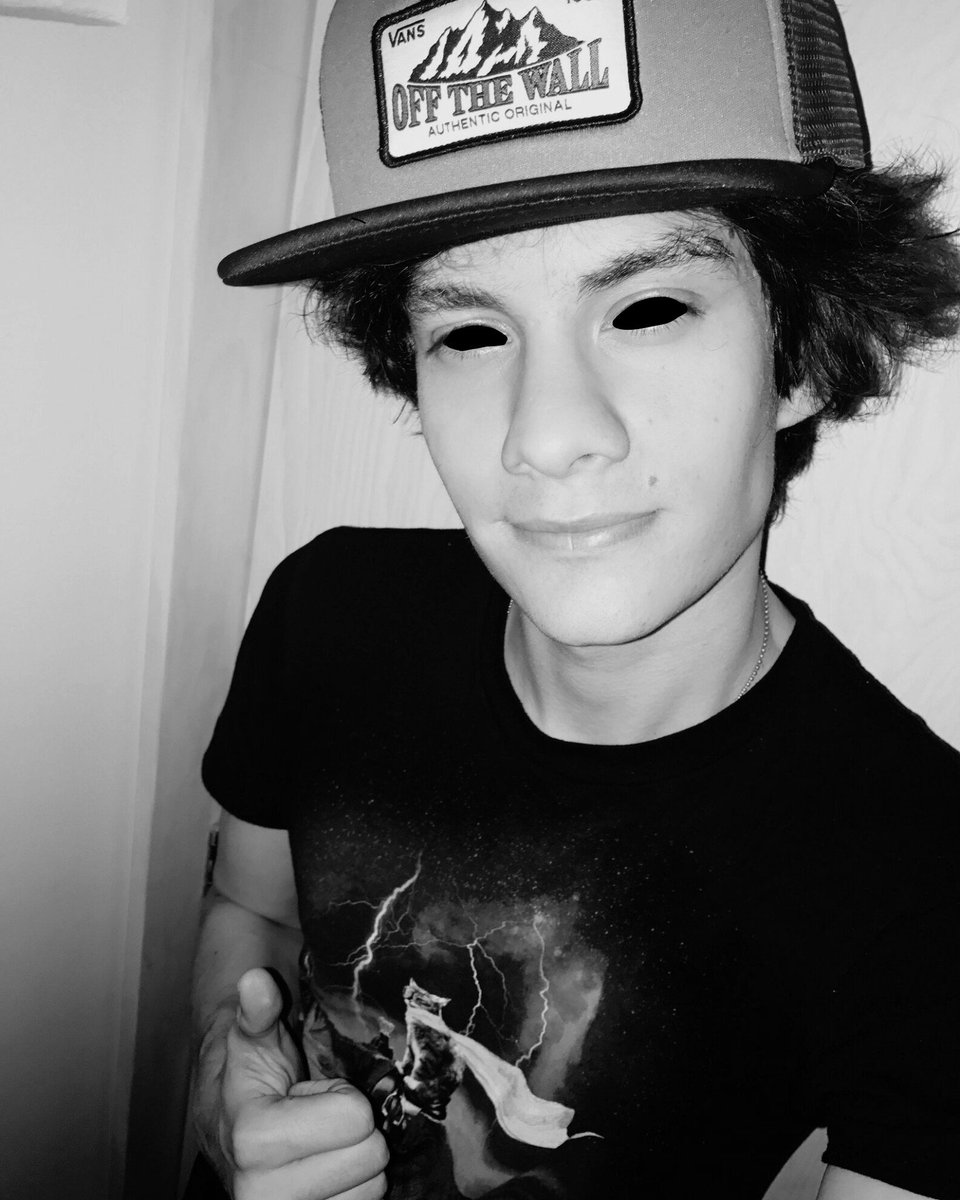 SoyCoder_____'s tweet image. Bryan "El tenebroso" Mouque.  😂😂😂💞
@bryanmouque