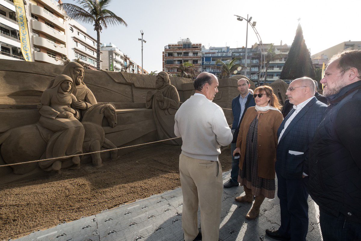 GranCanariaTur's tweet photo. El #BeléndeArena de la Playa de Las Canteras ha superado los 145.000 visitantes y espera recaudar más de 20.000€ 
https://t.co/qb28QzoMDk https://t.co/u8vwIRHGRS