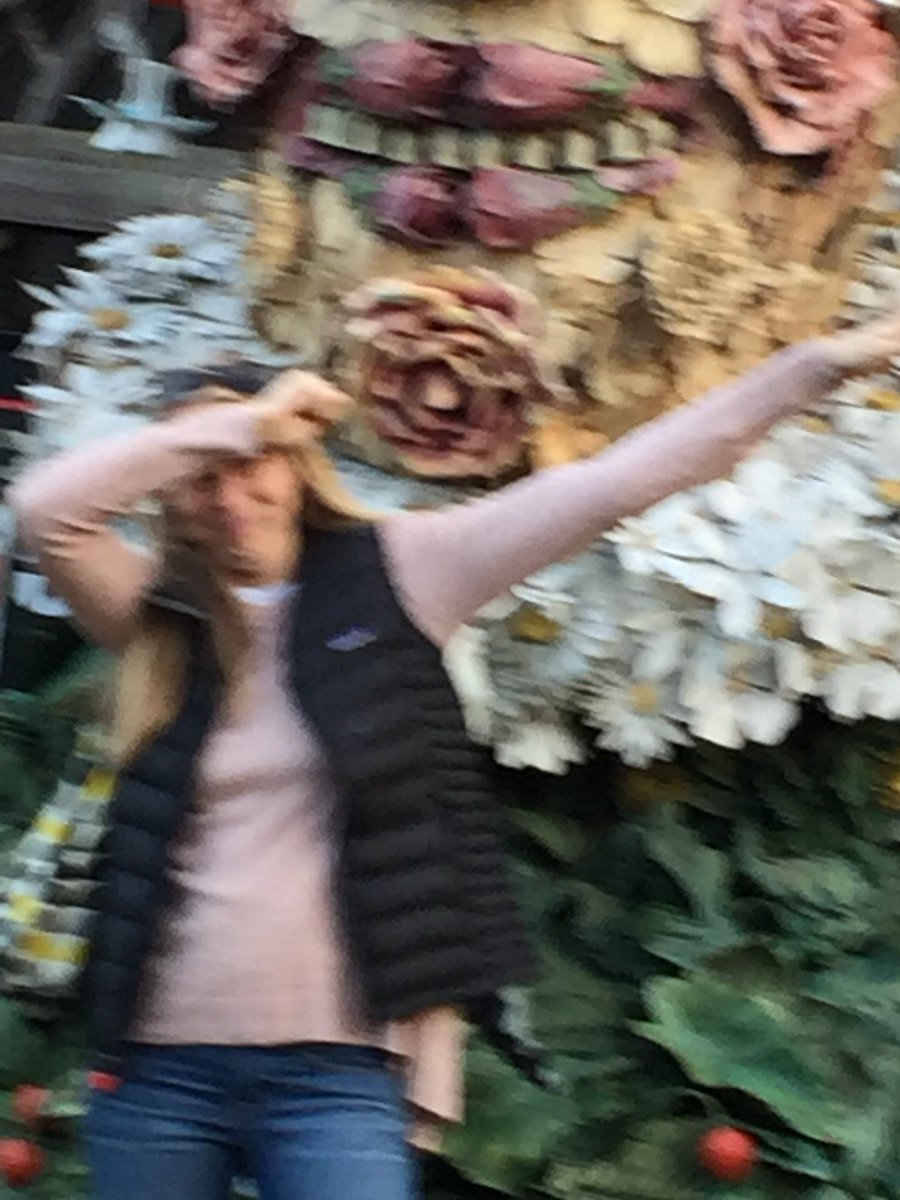 crowwill's tweet image. My mom dabs!!'