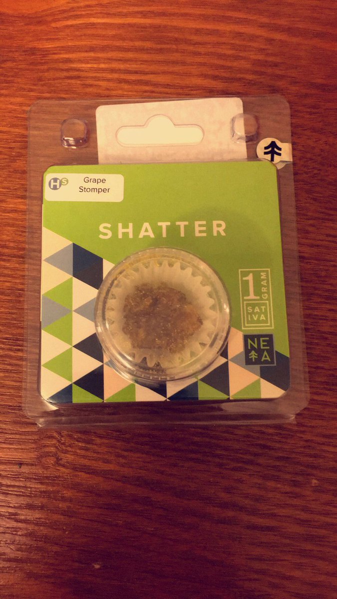 aficionadoOFpot's tweet photo. Grape stomper shatter 
THC: 90.2 % https://t.co/8y9pzZg9BW