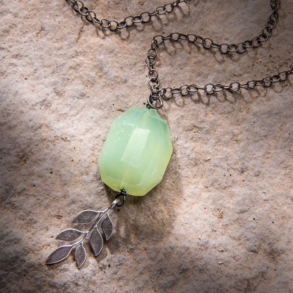 UnchartedVision's tweet photo. This Dana Herbert designer necklace is 60% off! It's a steal at only $16...don't miss out, quantity is limited! https://t.co/q1hI2q63r8 https://t.co/THbSBnQ8Pm