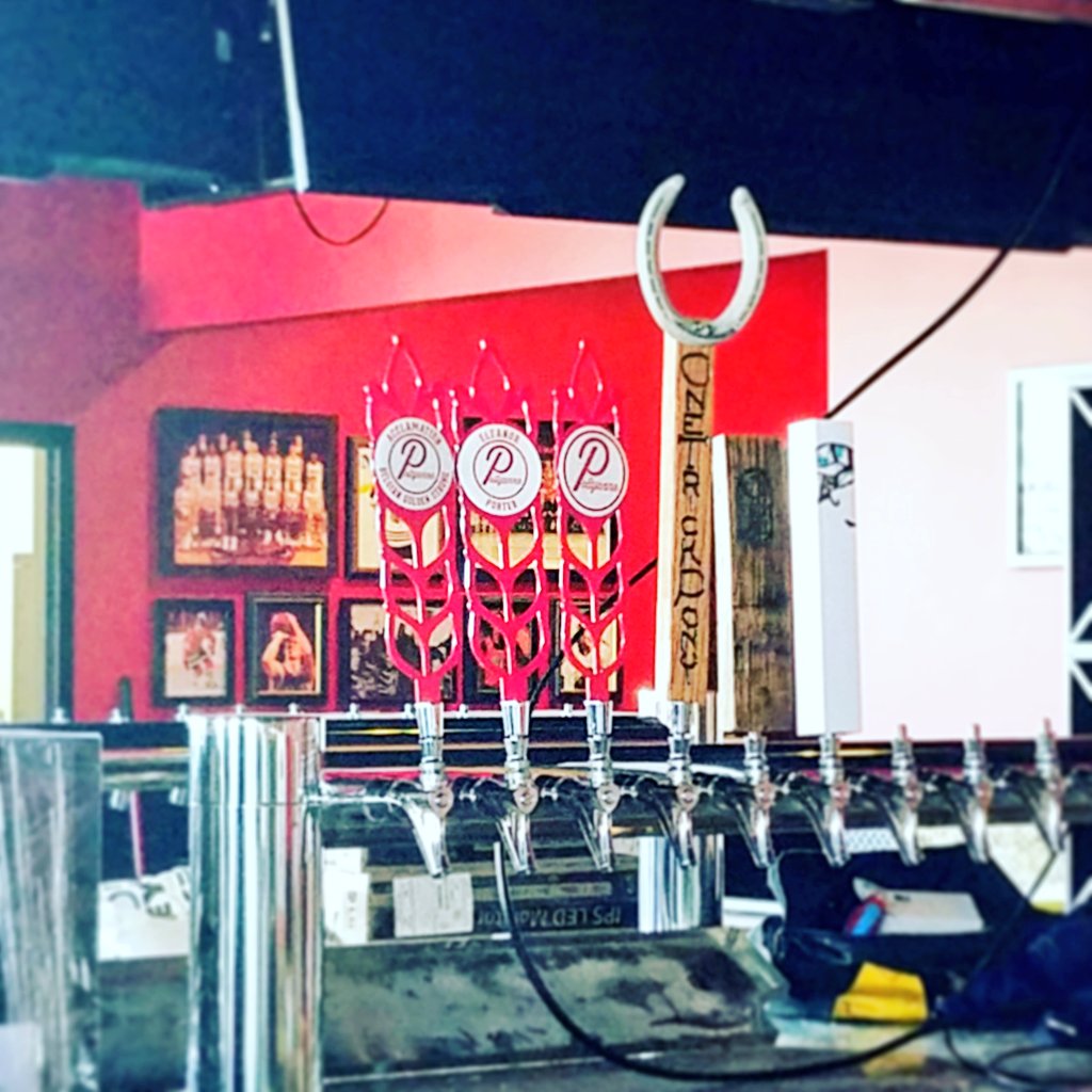 reppinbeer's tweet photo. Getting my beers in place at #rosatis #freeportil If you're in the area, check them out for their Jan 9th opening!! #craftbeerbar #drinkIL https://t.co/7lYFahLrNc