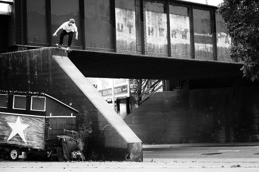 TransWorldSKATE's tweet photo. @zanetimpson no bullshit roll in. See it in his #VideoCheckOut. Link in bio💪🏼
📸: @alex_pap… https://t.co/8AzWlGRFMY https://t.co/VLn0NYrIw1