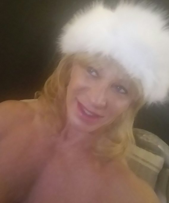 Fur headwrap... white rabbit.. https://t.co/f9uHmDPWHD<a href="/tag/sexylegs"class="tags"><span>#sexylegs</span></a>