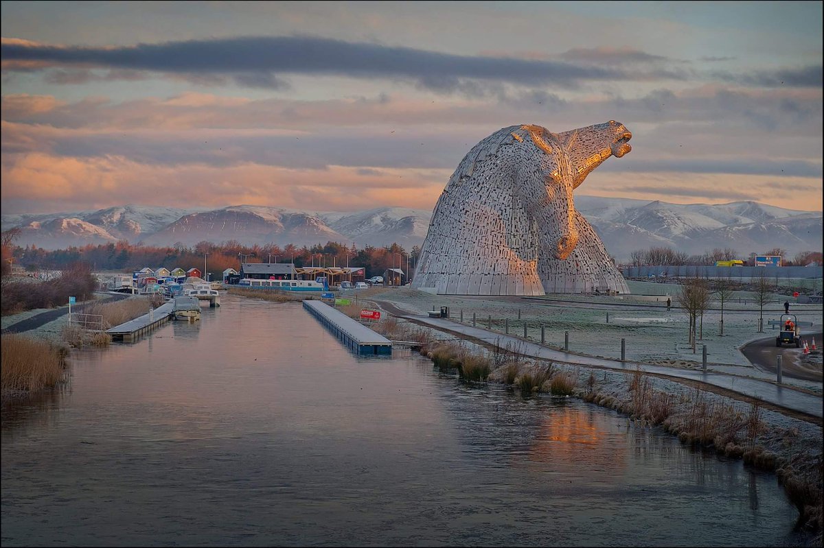 Looking back over best pictures of 2016, this wonderful image by <a href="/PeterSandground/">Peter Sandground</a> has clearly touched many of you!