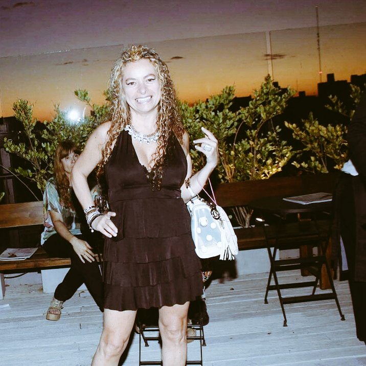 Zukyconzeta's tweet photo. @Zukyconzeta #modaandstyle #StyleTip #fashionblogger #fiestagente #Fashionista #Atardecer #BuenosAires #Argentina #partytime #blogger #moda https://t.co/PVZDPb3dfv