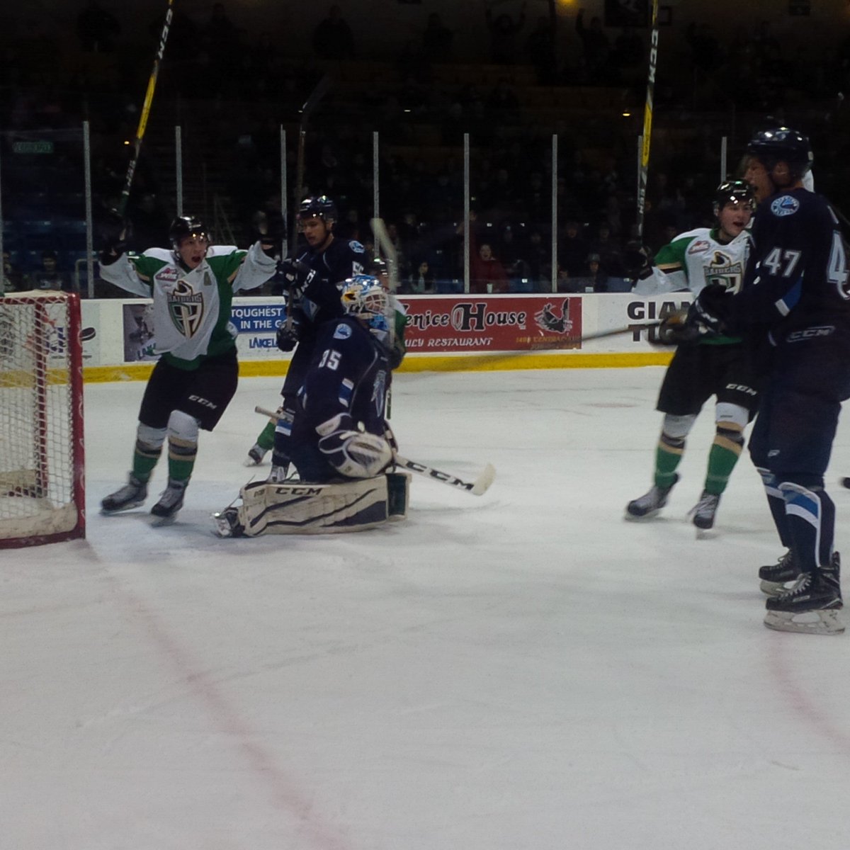 Big_G_09's tweet photo. #Fonstad ppg 🚨 for @PARaidersHockey who lead @BladesHockey 3 zip late in the 1st period @TheWHL https://t.co/jlGXW48hEj