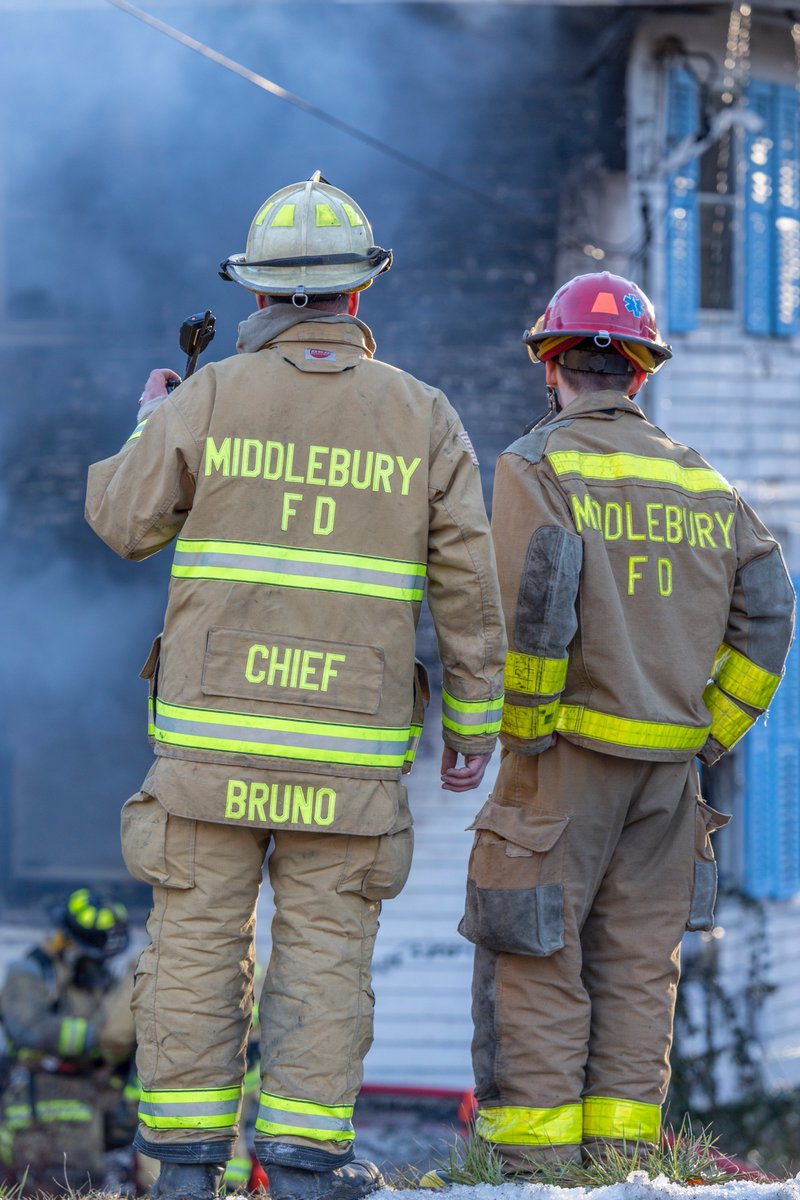SeanMaiorano's tweet photo. Working fire Middlebury Ct @ctfirephoto https://t.co/ezawBMu05D