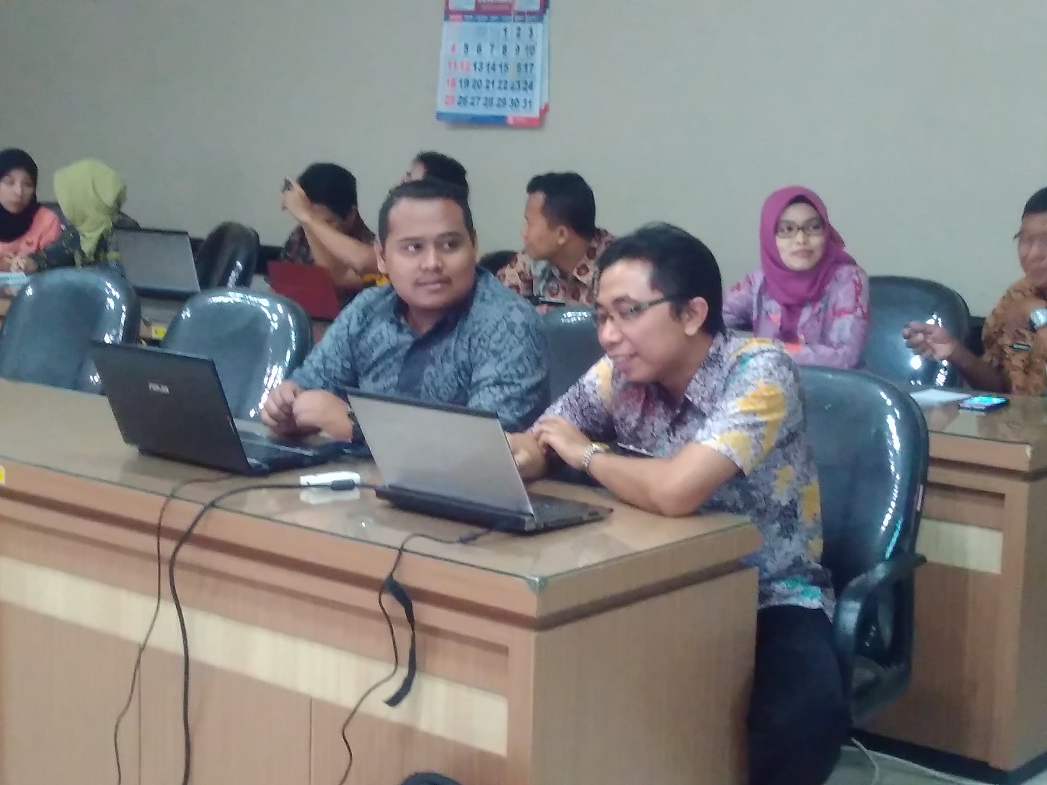 Bkd Prov Jateng Jatenggayeng On Twitter Ujicoba Sinita Aplikasi Skp Online Bkdjatengprov Th 2017 Smoga Lancar Dibuka Ka Bkd Irwantoarief1 Ganjarpranowo