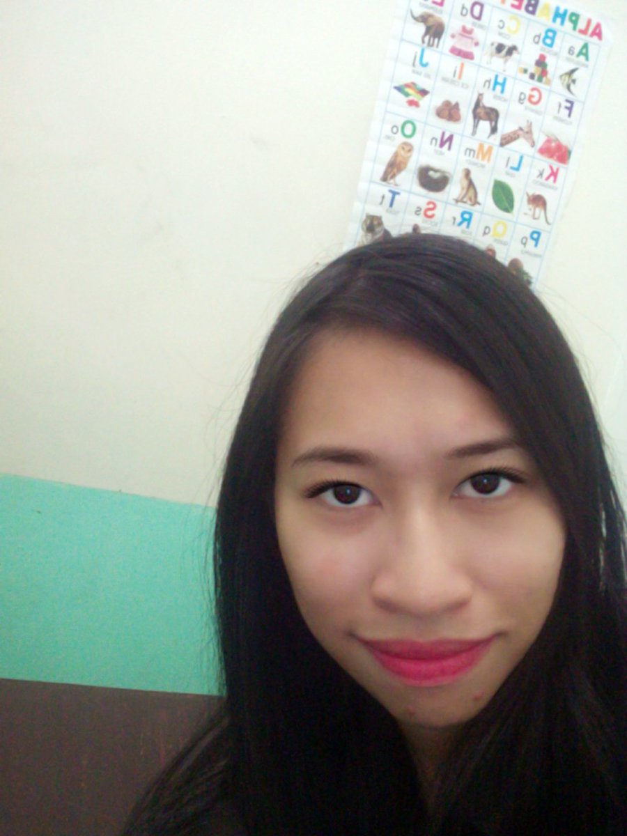 zelLeeb's tweet image. Good morning! #vacanttime #newclassroom #newstudents 😊📑