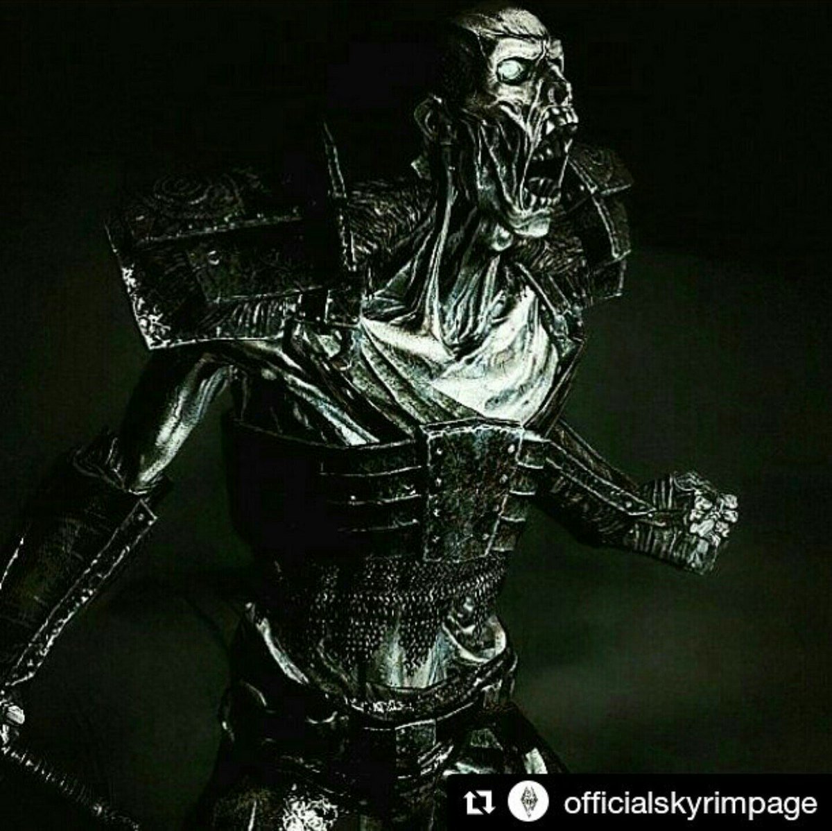 xSkyrimProblems's tweet photo. Me when I get killed by a Skeever and I haven't saved for over an hour. #skyrimproblems #whoneedstoheal https://t.co/8YwowNIxf3
