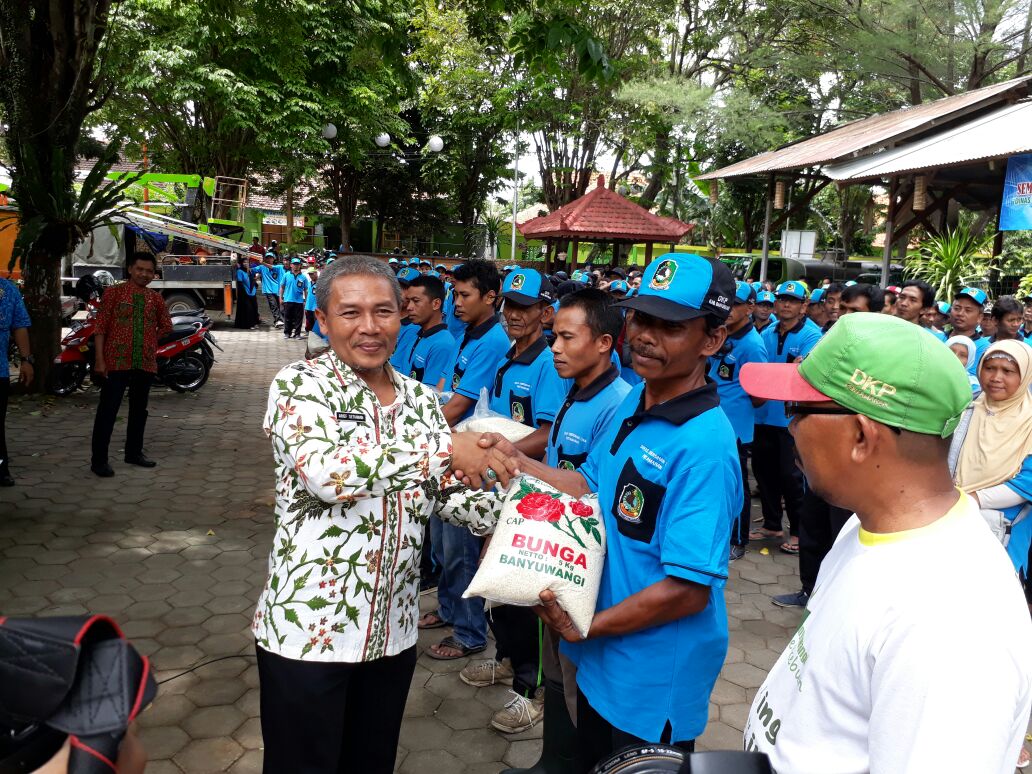 DKP_BWI's tweet photo. Pengarahan &amp; pamitan sebelum OPD baru...semangat trs tmn2 THL demi Banyuwangi Bersih, Indah &amp; Hijau @banyuwangi_kab @a_azwarnas https://t.co/I64wBOhKX8