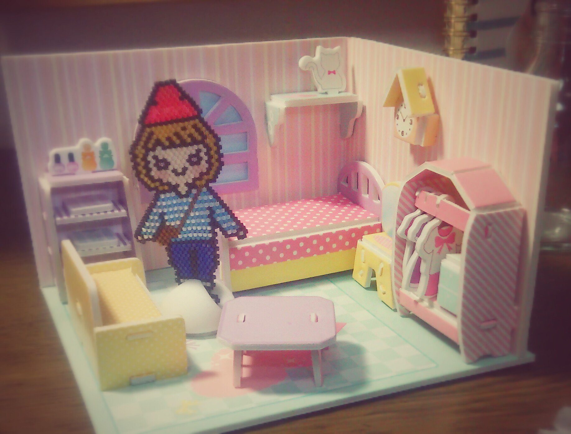 シドロモドロ堂 ダイソーのペーパークラフト ドールハウス たぶん新商品 お絵かきビーズステッチ にぴったりかもしれません キッズコーナーで見つけて思わず買っちゃったんですが かわいい T Co Etuu8jhcml Twitter