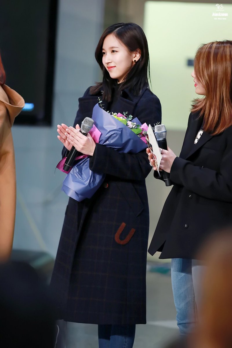 blackswan970324's tweet photo. 2017년에도 항상 웃을 수 있길 https://t.co/l0r3F2pZQF