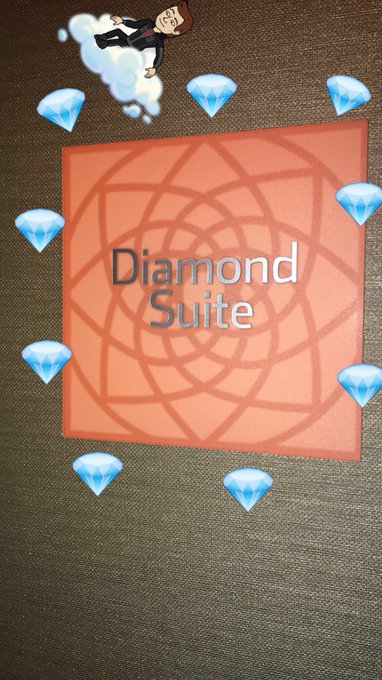 Flexin at the hotel party 😈🔥 https://t.co/muj8hb16rs