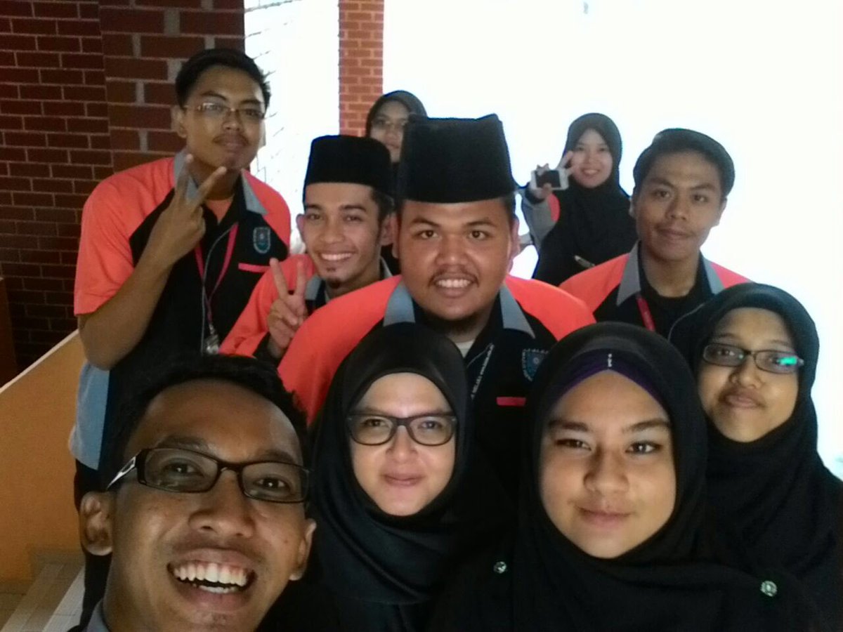 mppkuim's tweet photo. Arwah Nurul Aqilah Azizi dalam kenangan... Bersama kepimpinan Majlis Perwakilan Mahasiswa KUIM Sesi 2014/2015.. https://t.co/uaN4fLTqhG