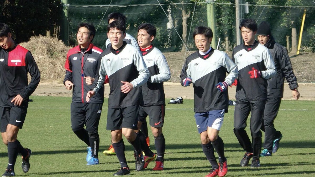 赤い彗星 東福岡高校サッカー 写真館 第95回全国高校サッカー選手権大会 練習風景 東福岡高校サッカー部全国高校選手権 メンバーの２日目の午前練習の様子 時折 選手には笑顔も