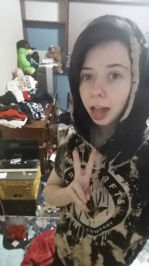khrys9604's tweet photo. i got a awesome hoodie today from @artsncrfts ๐ and thanks 4 other stuff @Jake_Garland ๐ #artsncrfts #jakegarland https://t.co/sWej9zv57p