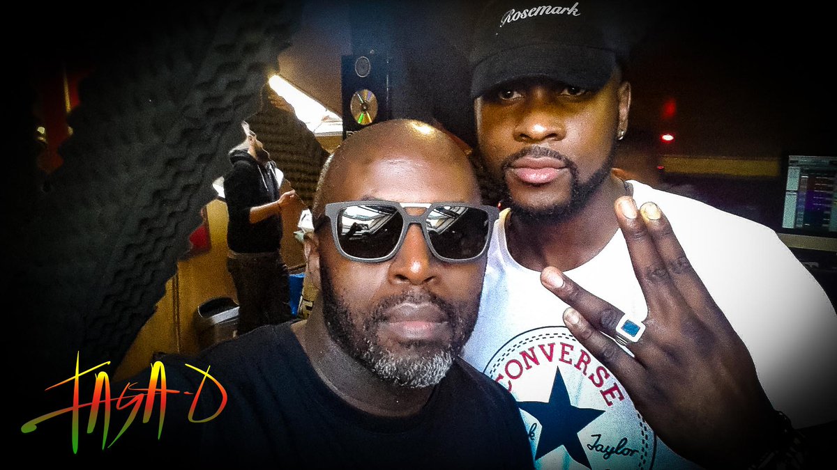Faya_Dingue's tweet photo. New generation Damso #bxl #flowsale #damso #rapfrançais #couvrefeu #fayadingue #oklm #fayapeople on boost! @CouvreFeuOff @THEDAMSO https://t.co/gR8cNg71Wq