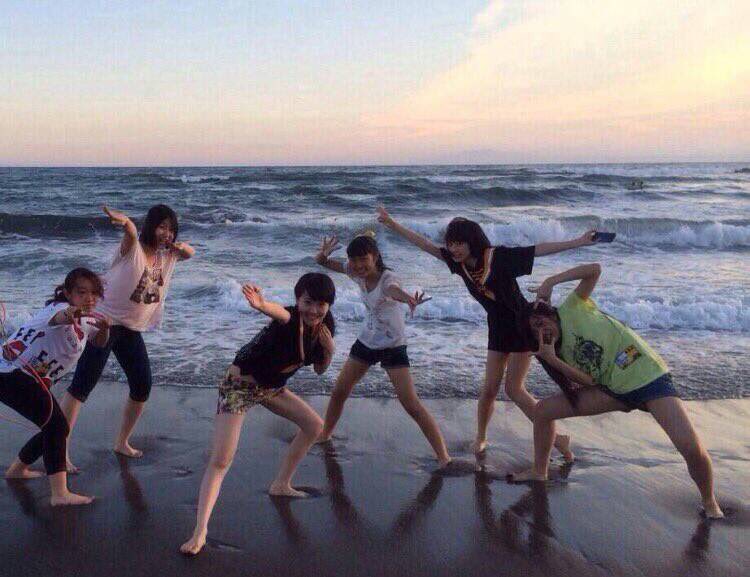 SMILE816323's tweet photo. リトグリの超絶レア画像✨✨
1枚目はmanakaの卒業写真！
2枚目は全員黒髪時代！
3枚目はMAYUと芹奈とかれんのプリクラ！
4枚目は全員海でポーズ！(｀・ω・´)ｷﾘｯ
#リトグリ
#ガオラーさんRT
#ガオラーさんスルー禁止
#リトグリレア画像
#保存はRT
#フォロー https://t.co/7AgNVo4BBd