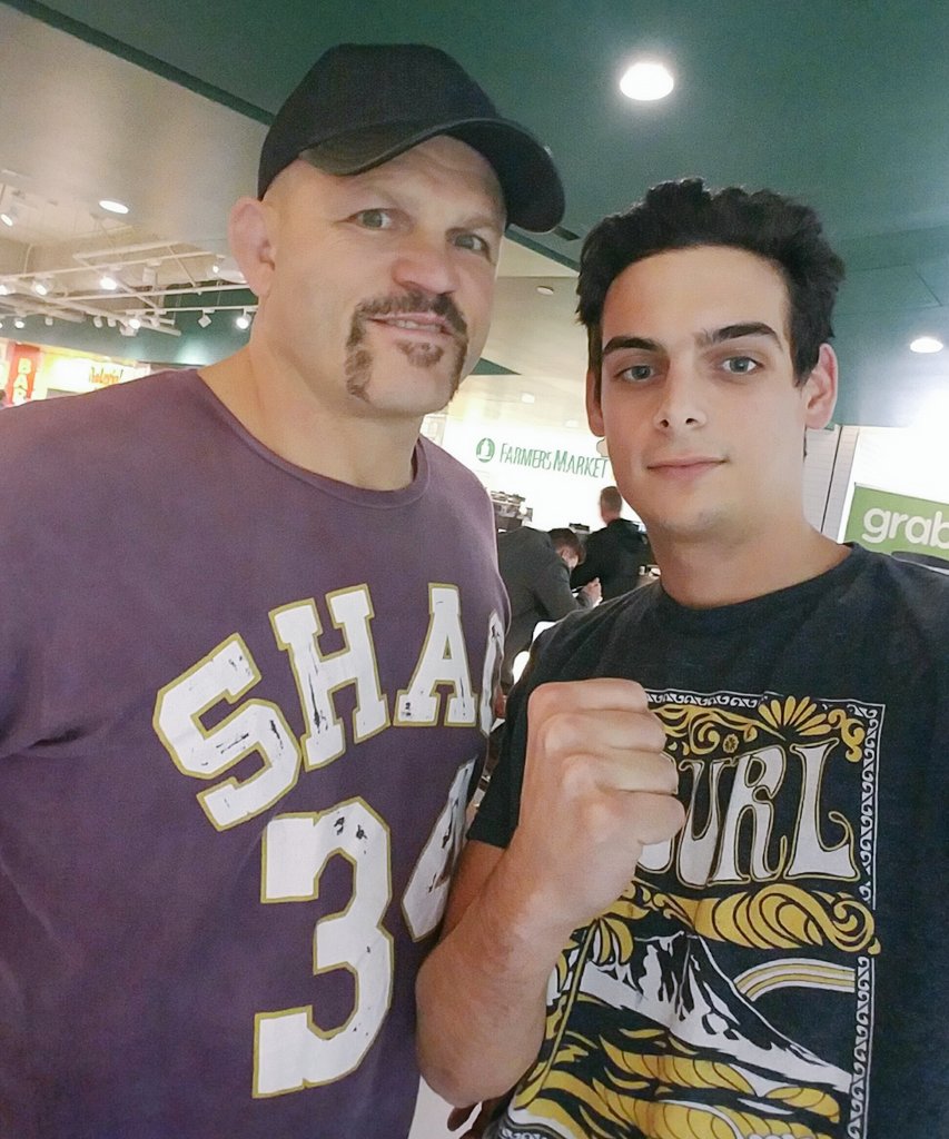 ShyonThePython's tweet image. Chuck "The Iceman" Liddel vs. Shyon "The Python" Emami... seriously though, fan girling so hard!