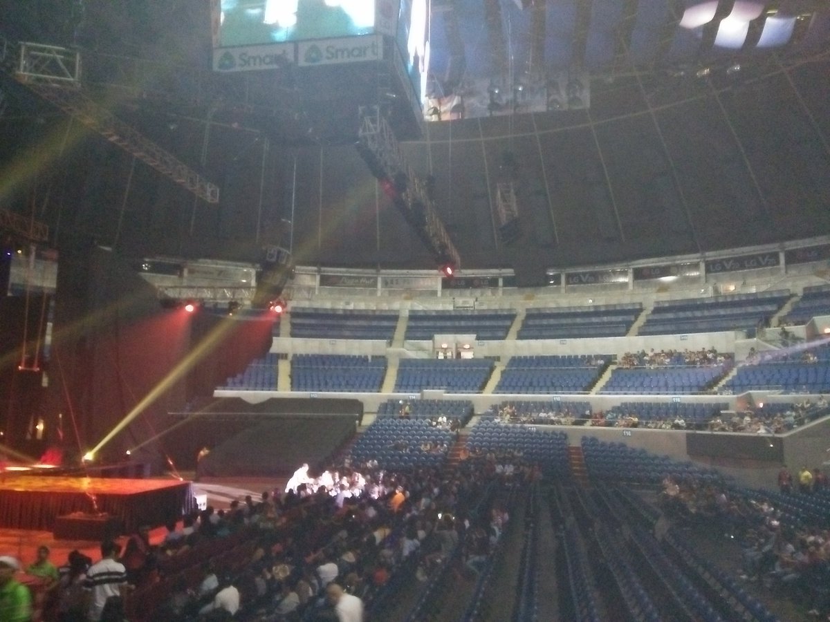 genxclaire's tweet photo. kaway kaway sa mga kasama ko nung #Ignite2015 sa taas https://t.co/2bk3H6beIh