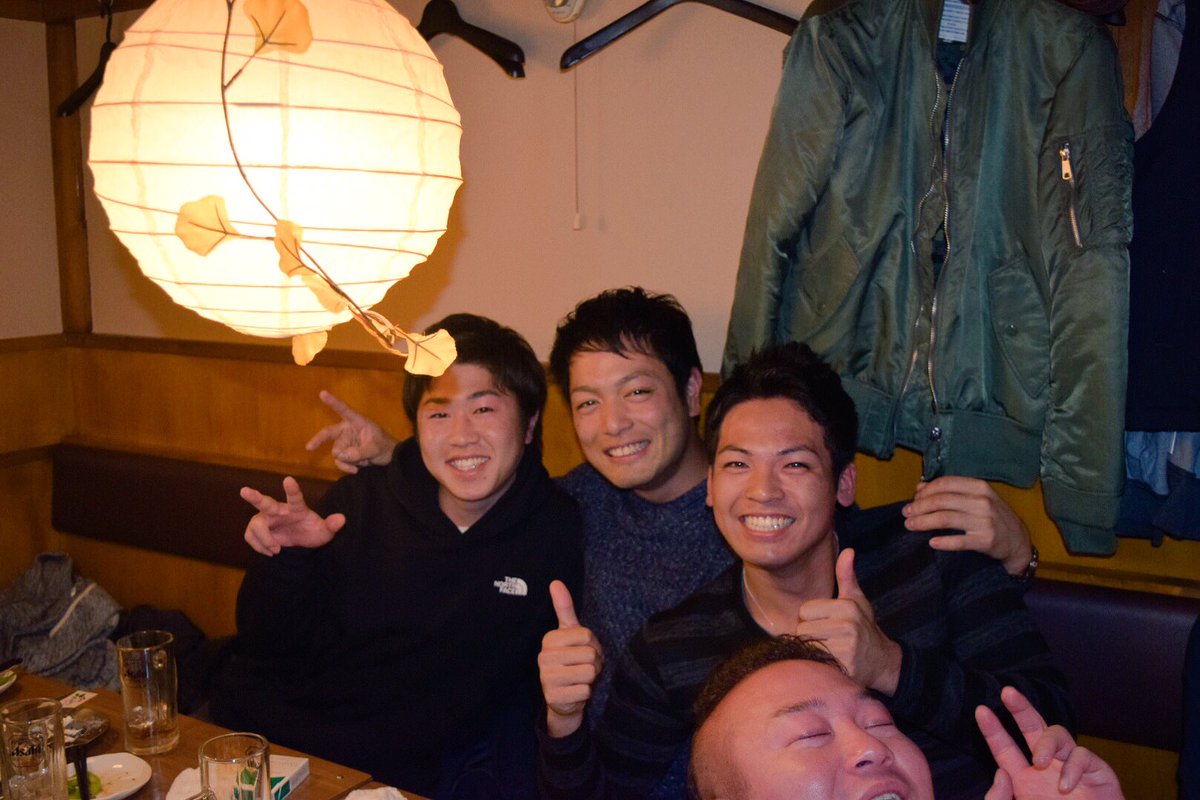 sr0112x's tweet photo. みんなありがとう.
仕事の人も遠くからの人も
来てくれて嬉しかった.
来年も必ずやります👍
大学組は野球お疲れ様！ https://t.co/9Xrg26pHdr