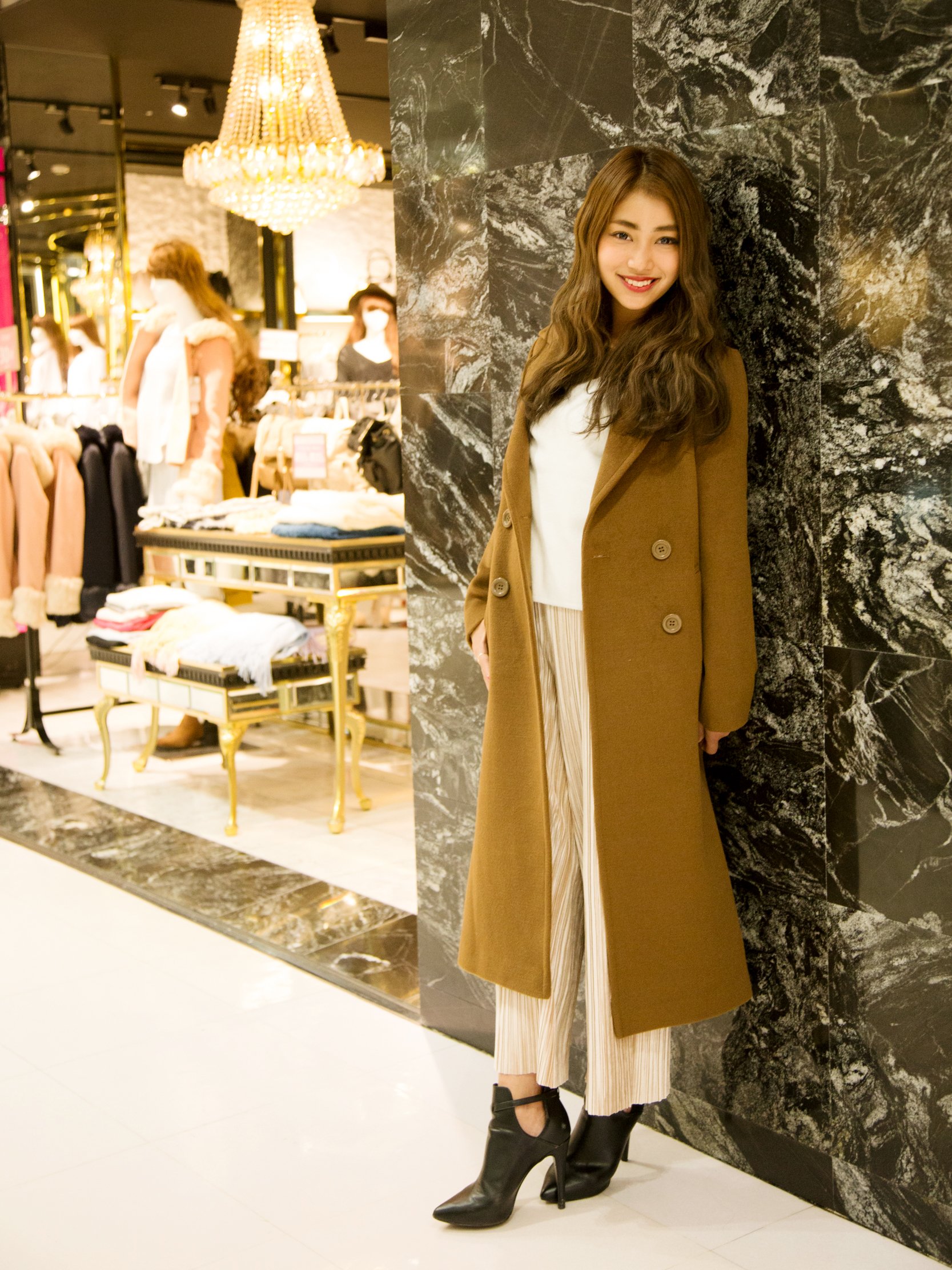 Shibuya109 Cecilmcbee トレンドの ベロアパンツ にブラウンの チェスターコート を合わせ 抜け感のある大人スタイル 109スタッフコーデ Cecilmcbee T Co Cmgy3k5vys T Co Qy3afn2ml5 Twitter