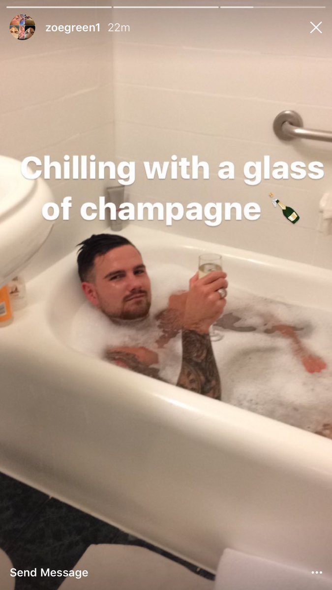 Glass of champers in NYC before watching the WWE #Itsamust 🇺🇸👌🍾