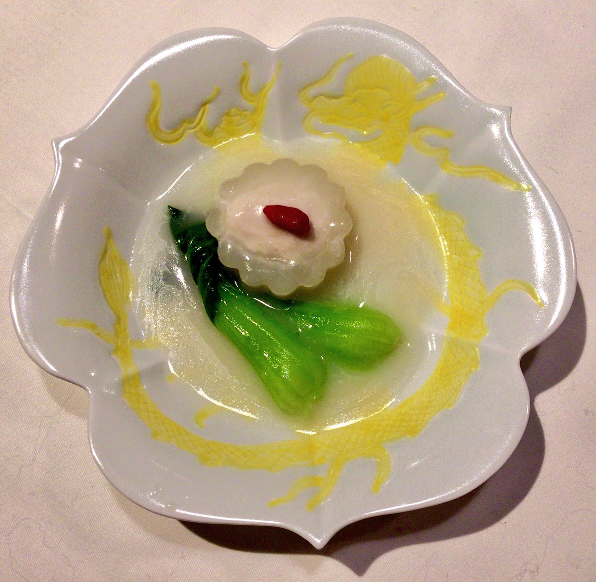 Twitter पर おりえ 胃袋に盆と正月が一緒に来た 1 前菜 ハチノスの麻辣和え 白子の朝鮮人参仕立て 棒々鶏 筍の貝柱風味 カレイの煮付け 菜の花と蟹肉の生姜ソース仕立て 2 肉料理 葉ニンニクの回鍋肉 黒トリュフがけ 3 海鮮料理 渡り蟹と金針菜と銀杏 4 野菜
