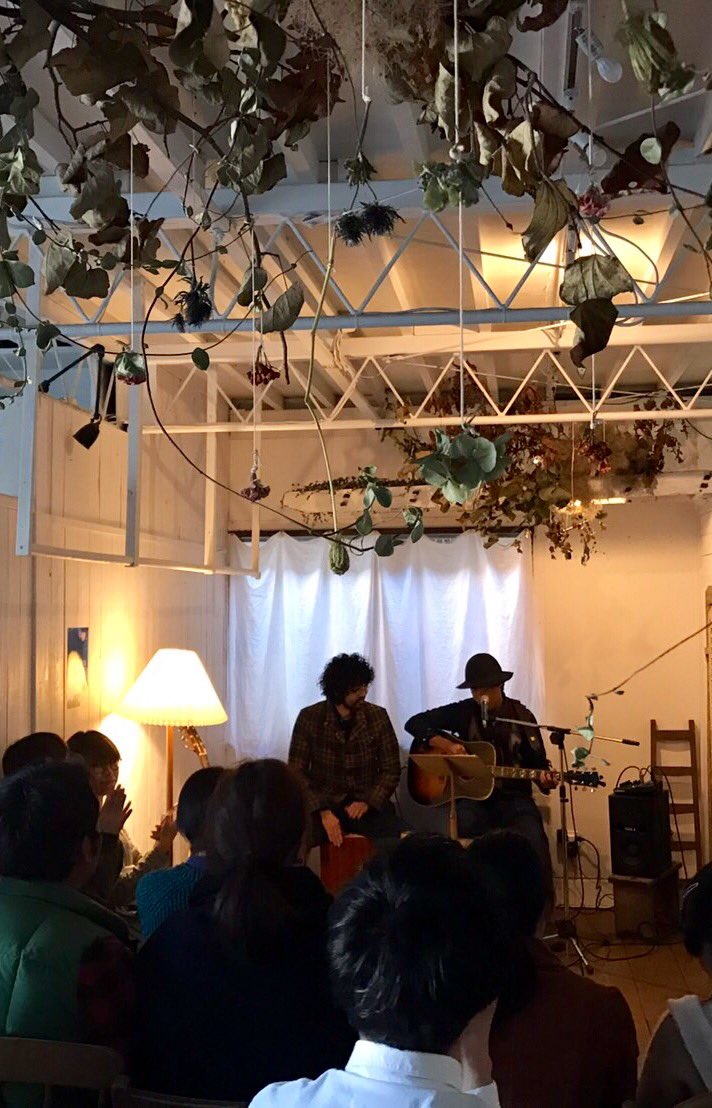 今日のインストアライブ！みんなに支えられて無事に終わりました〜♪楽しかったし、またチャレンジしたい！ご来場下さった皆さまありがとうー！！( ´ ▽ ` )ﾉ