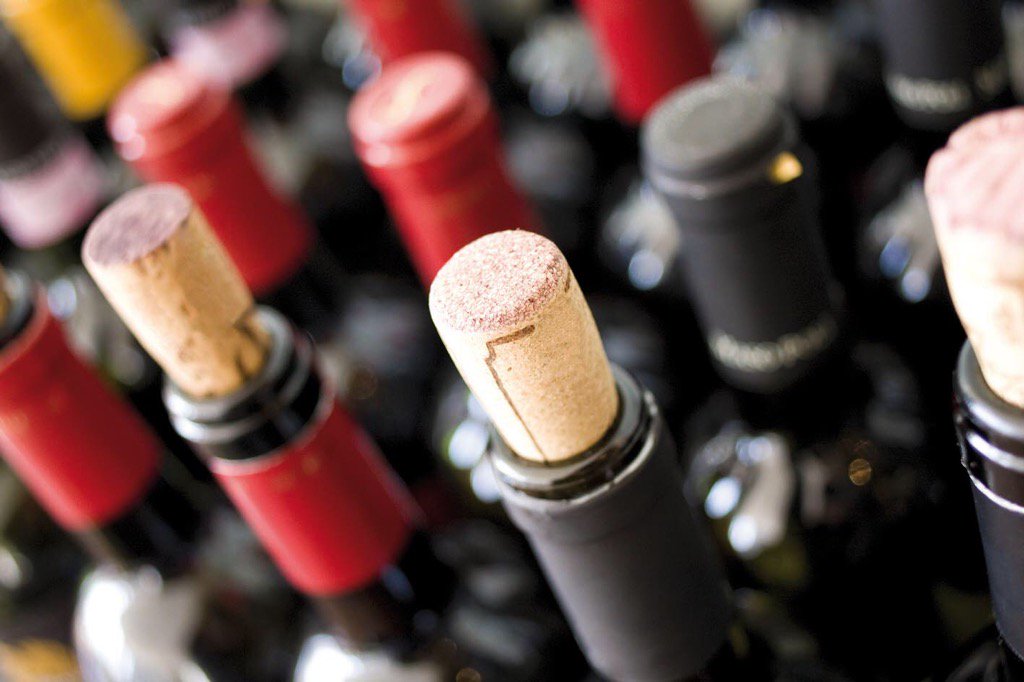 WineNewsIt's tweet photo. Nel 2016 le importazioni a valore di #vino #Italia negli #Usa + 2%, mentre in #Uk  -10%: stime @NomismaAgriFood https://t.co/RpaPPjRkQN