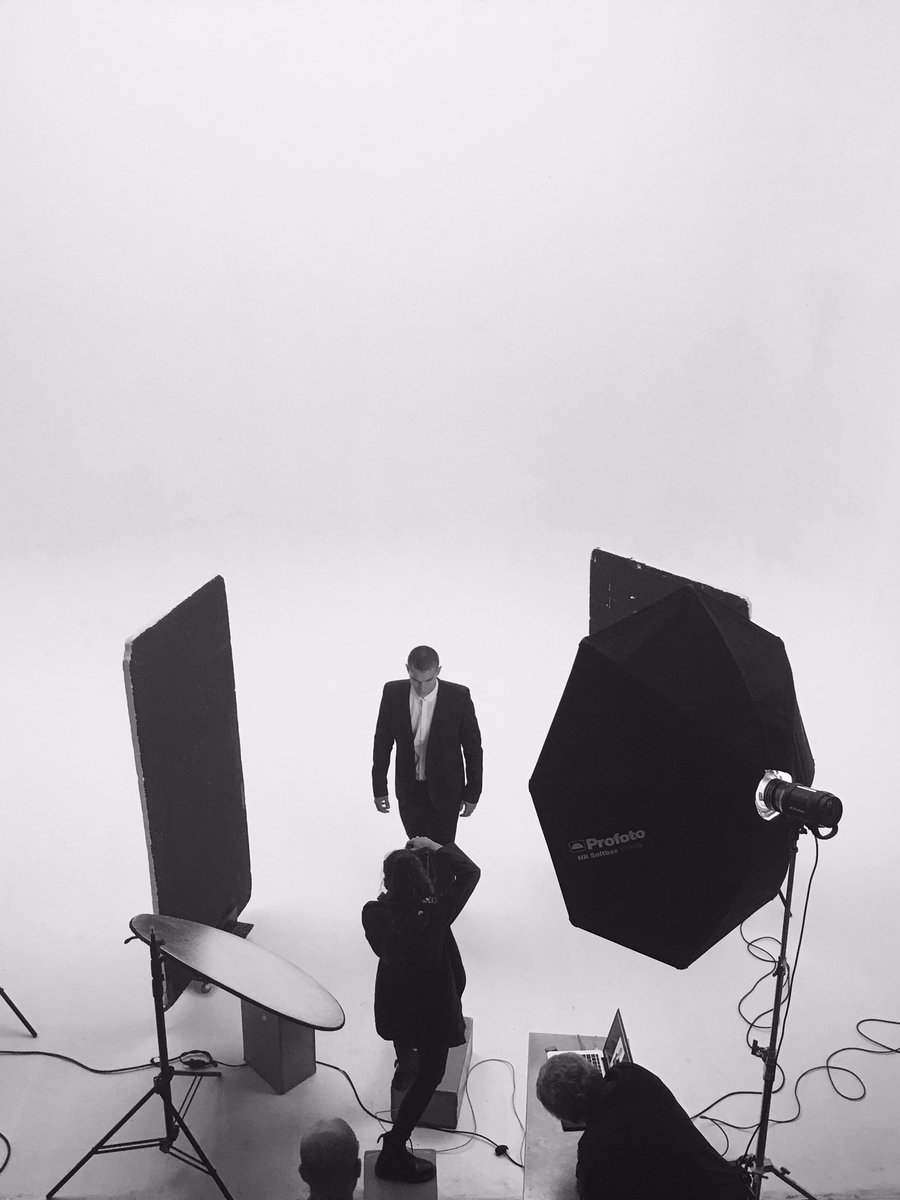 🔙 • 👔 • 🔜
Algo de lo que fue la producción de nuestra nueva campaña 👌🏻✨
#camisacuggini #style #moda #buenosaires #menswear #backstage #new