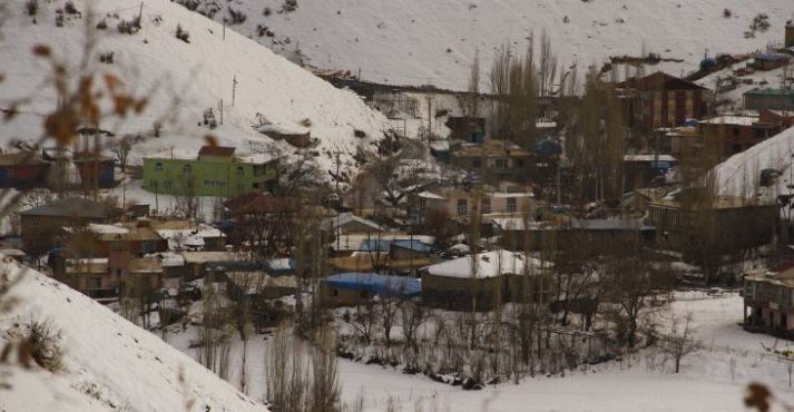 Katlettiniz,unutmamızı istiyorsunuz!

 #RoboskiKatliamı'nın yıldönümünde Roboski'de yapılmak istenen anma askerler tarafından engellendi.