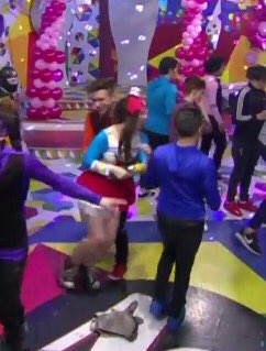 SandyDuff28's tweet photo. @Ruso_tv cargando a @JazminconJ para detenerla πππ #Rusmin π€ππ https://t.co/68uAkiZOfM
