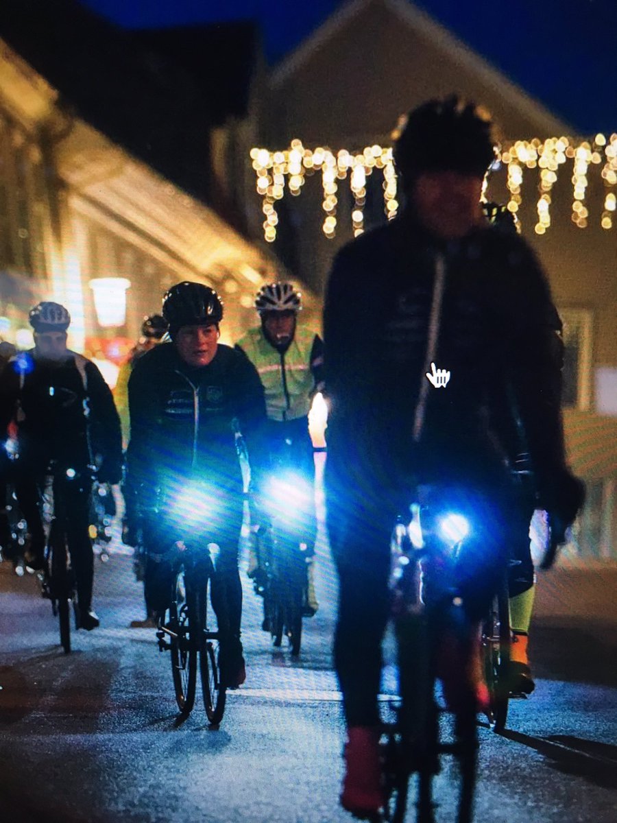 trigronsvart's tweet photo. Två hjältar är just nu ungefär en tredjedel in i #ablocwinterchallenge ser starka ut! @o_ekholm @josefin_bergman https://t.co/pdPbiMdd4b