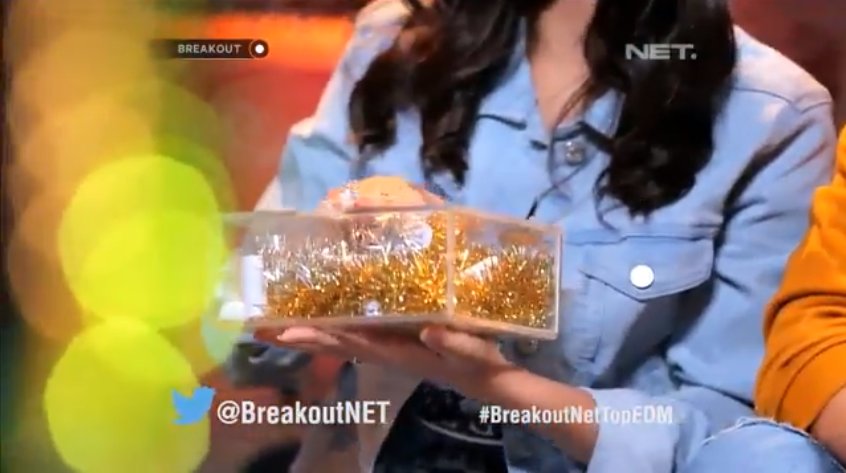 BreakoutNET's tweet photo. Ada Breakout BOX nih main apa yaaa.. #BreakoutNetTopEDM https://t.co/e3teWT35P8