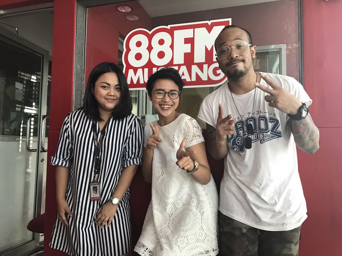 Yeayyy saatnya @Indriwidya27 ikut siaran #zonapegasus bareng @Febicil dan <a href="/fajar_ibel/">IBEL</a>. Yuk dengerin <a href="/mustang88fm/">Mustang 88 FM</a> sekarang.