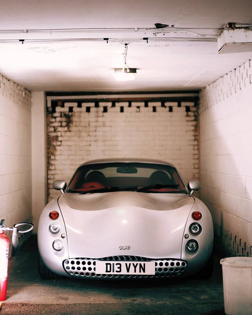 Petrolicious's tweet photo. Always something naughty @ccclondon • 📷: @tedgushue • #DriveTastefully https://t.co/tFJMX10bxj