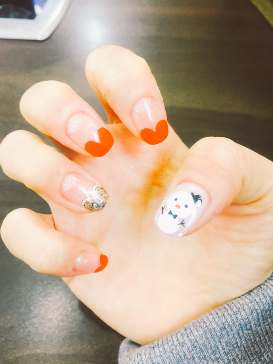 starempiregirls's tweet photo. [from.시현] 손톱에 눈싸람이☃️❄️
루돌프도 하고싶다고했지만 크리스마스 지났으니 눈사람하라고 해서 시무룩😫 여러분은 지금 눈사람에 신난 19.9세를 보고계십니당🙂 https://t.co/M0S8xXRygT