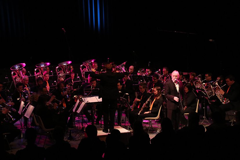 FanfareBaS's tweet photo. Een volle zaal met blije mensen voor Patrick Riguelle, Brel en Brass-aux-Saxes in de Zoerla @WesterloParelt op 27/12/2016. https://t.co/IUm0zsht6c