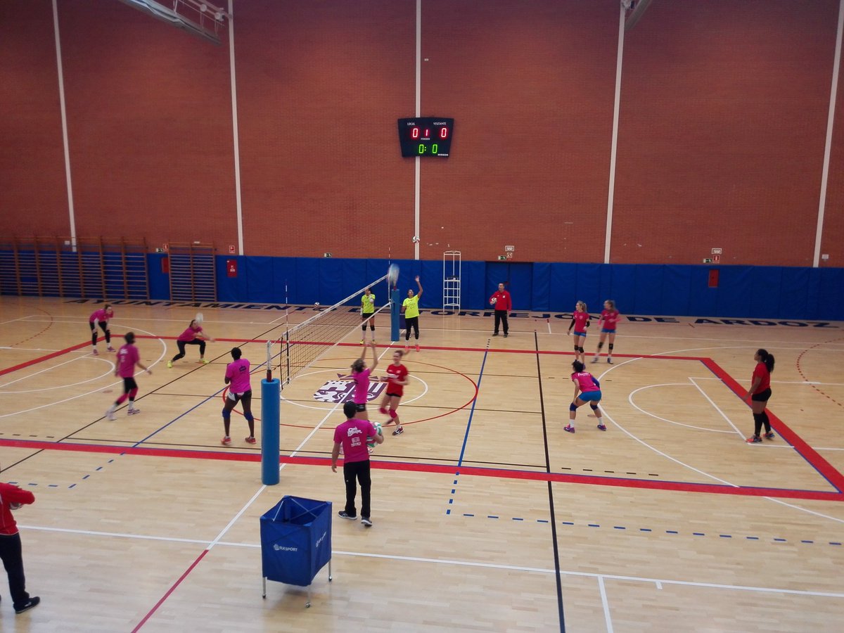 JuanAlonsoESP's tweet photo. El equipo #ALLSTARVERDE ya está entrenando para la gran cita de esta tarde 20:30 en Guadalajara #SFV @RFEVB https://t.co/G6vW4tdTNW