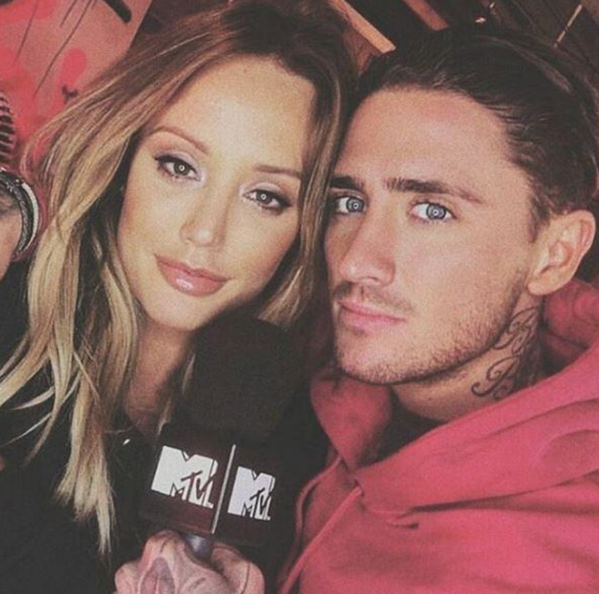 MTVUK's tweet photo. No one can deny @Charlottegshore and @stephen_bear would make a cute couple! https://t.co/1P910f0Jf2 https://t.co/rvViLXPifZ