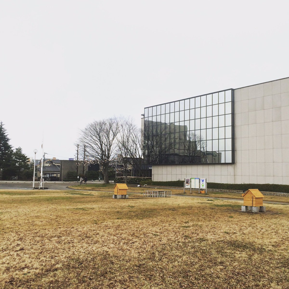 Futoshi Hoshino V Twitter 今年いっぱいで閉館する富山県立近代美術館を最終日に訪ねた 来年夏に富山県美術館として新築移転 1981年開館という 自分とほぼ同い年の美術館の閉館に立ち会うのは不思議な感慨がある 展示は企画展 常設展ともに素晴らしかった