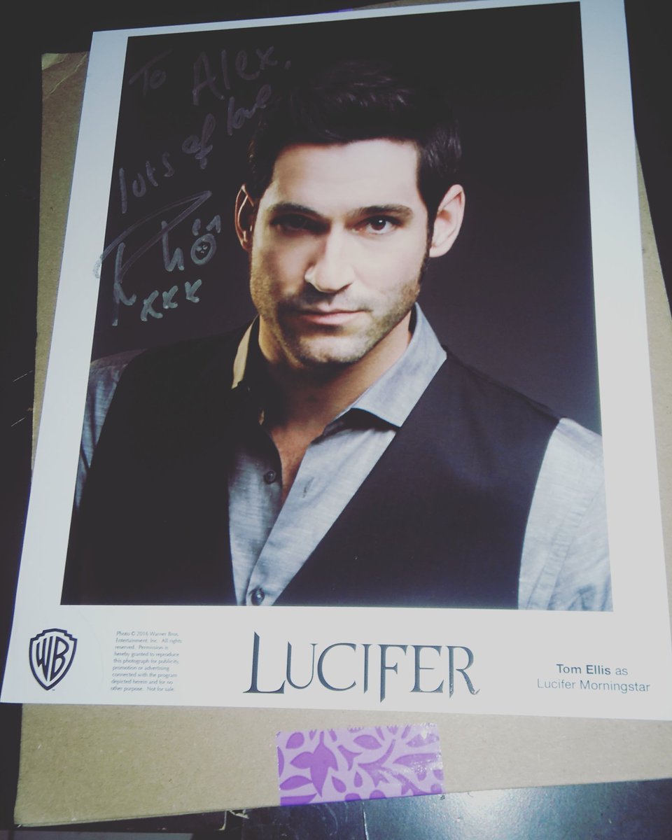 Shadowlucifan's tweet photo. This is gonna be the best day of my life, my liiiiife π #thanksyou @tomellis17 @mag_cougar @JulieMcgonagle Thanks Girls #fightcancer β€β€β€π https://t.co/jTA1tAuT6r