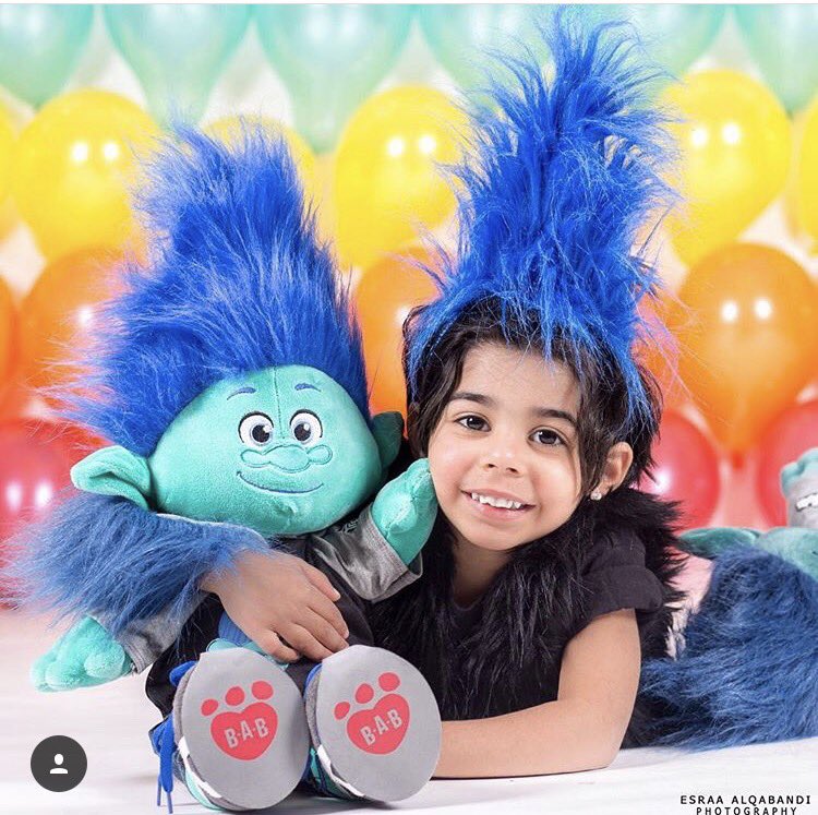 BuildABear_GCC's tweet photo. Awww we love this picture with our True Colors Branch from our Trolls Collection ❤ https://t.co/AQHugBGCY1