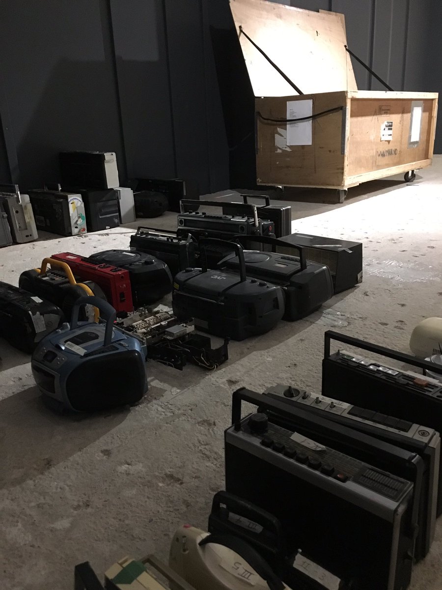 Dismantling Maia's installation in Halle.