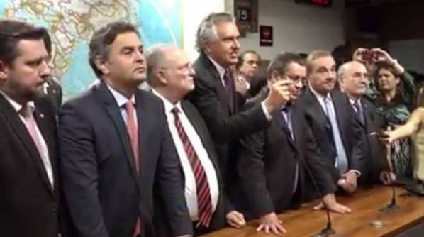 Emanoel1953's tweet photo. Pessoal, eu contei atentamente um por um da direita para a esquerda e, depois, recontei da esquerda para a direita: São sete picaretas. https://t.co/tmYpDg3N1a
