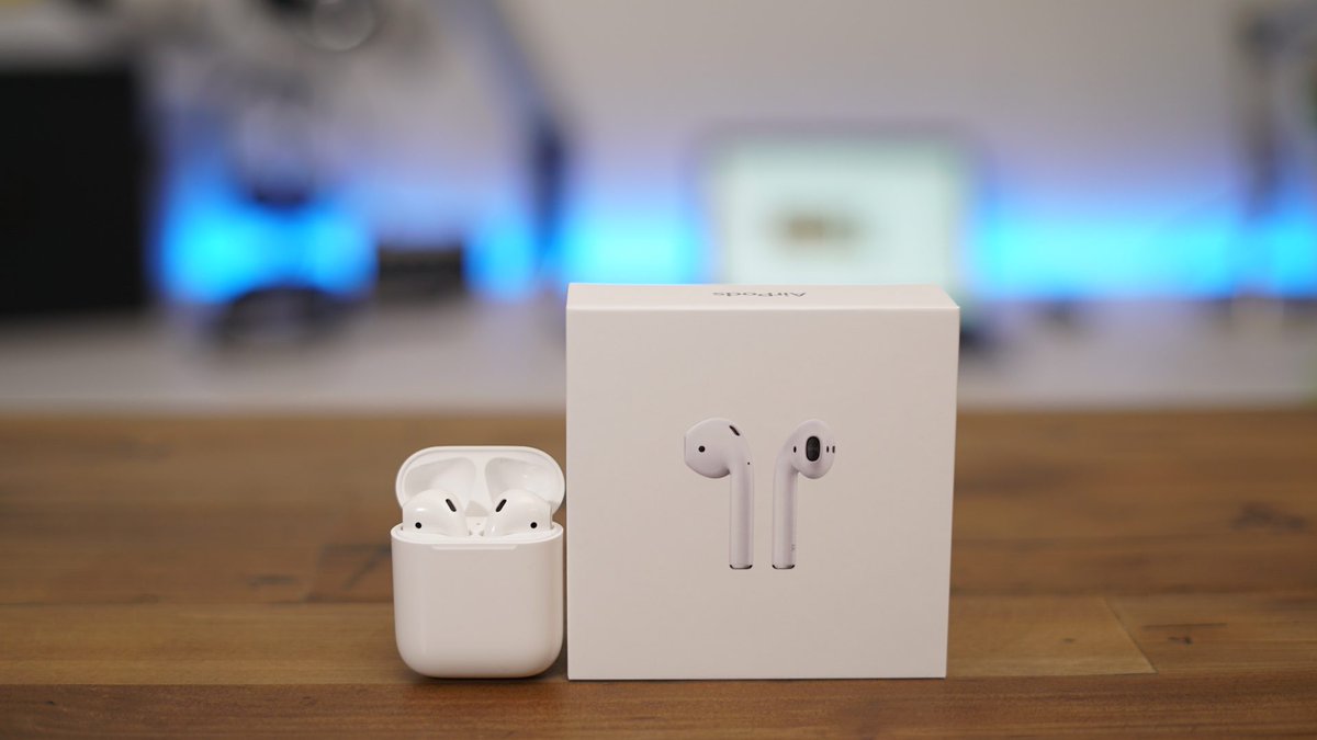 9to5mac's tweet image. Tim Cook calls AirPods ‘a run away success’, says Apple making units ‘as fast as we can’ 9to5mac.com/2016/12/28/tim…